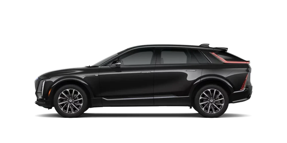 Cadillac Lyriq in black, side view – RoolDrive Luxury Sedan